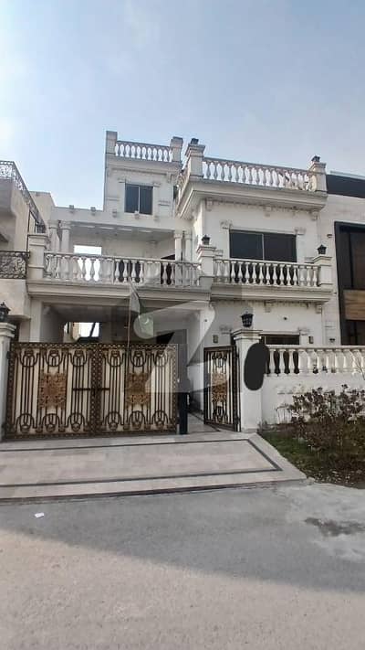 Private constructed house available for rent in M1