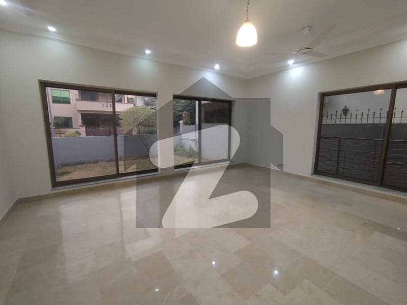 E-11 Excellent House One Kanal With Extra Land At Prime Location E-11 Excellent House One Kanal With Extra Land At Prime Location