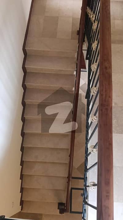 ایف ۔ 6 اسلام آباد میں 4 کمروں کا 18 مرلہ مکان 6.0 لاکھ میں کرایہ پر دستیاب ہے۔