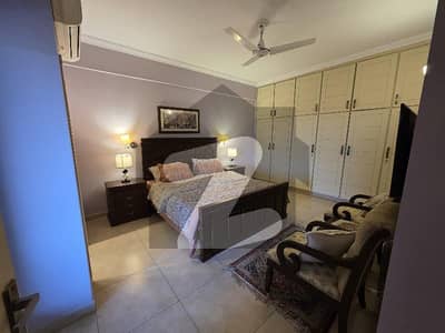 ڈپلومیٹک انکلیو اسلام آباد میں 3 کمروں کا 11 مرلہ فلیٹ 13.0 کروڑ میں برائے فروخت۔