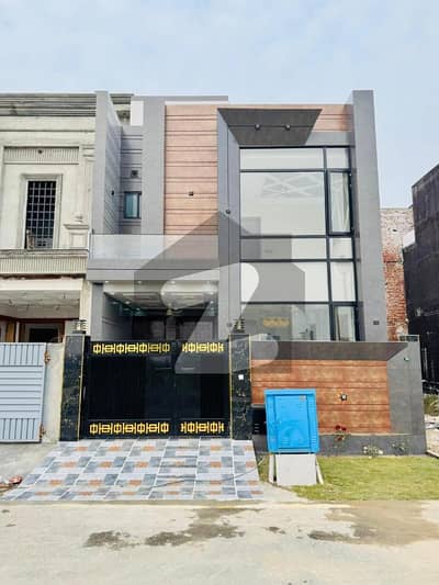 لیک سٹی رائیونڈ روڈ,لاہور میں 4 کمروں کا 5 مرلہ مکان 3.0 کروڑ میں برائے فروخت۔ لیک سٹی رائیونڈ روڈ,لاہور میں 4 کمروں کا 5 مرلہ مکان 3.0 کروڑ میں برائے فروخت۔