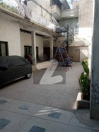 سیٹیلائیٹ ٹاؤن - بلاک ای سیٹیلائیٹ ٹاؤن,راولپنڈی میں 6 کمروں کا 19 مرلہ مکان 14.0 کروڑ میں برائے فروخت۔