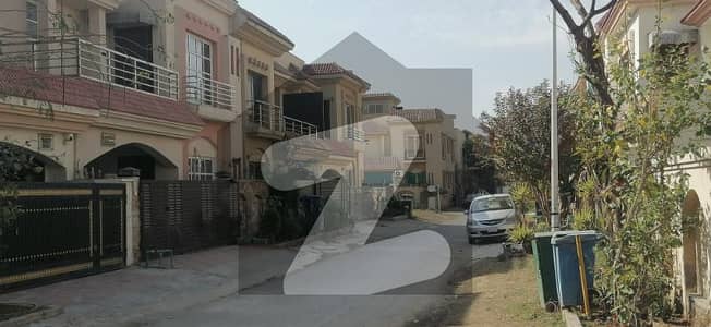 7 MARLA READY TO CONSTRUCT PLOT AVAILABLE FOR SALE IN UMER BLOCK