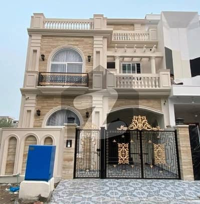 سٹی ہاؤسنگ سوسائٹی گوجرانوالہ میں 4 کمروں کا 5 مرلہ مکان 2.35 کروڑ میں برائے فروخت۔