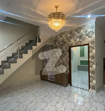 مرغزار آفیسرز کالونی لاہور میں 4 کمروں کا 4 مرلہ مکان 60.0 ہزار میں کرایہ پر دستیاب ہے۔