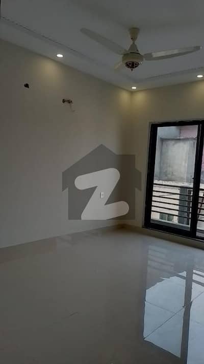 2 Marla Flat For Rent Lahore
