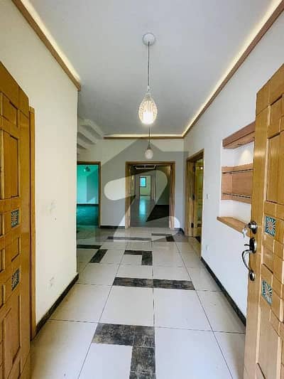 بحریہ ٹاؤن نشتر بلاک بحریہ ٹاؤن سیکٹر ای,بحریہ ٹاؤن,لاہور میں 5 کمروں کا 1 کنال مکان 2.5 لاکھ میں کرایہ پر دستیاب ہے۔