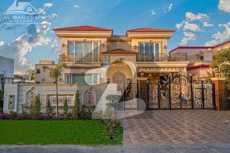 ڈی ایچ اے فیز 7 ڈیفنس (ڈی ایچ اے),لاہور میں 5 کمروں کا 1 کنال مکان 5.98 کروڑ میں برائے فروخت۔