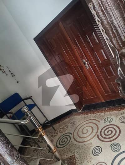 اتحاد ٹاؤن فیز ١ اتحاد ٹاؤن,رائیونڈ روڈ,لاہور میں 3 کمروں کا 5 مرلہ مکان 1.25 لاکھ میں کرایہ پر دستیاب ہے۔