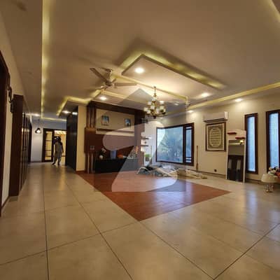 LUXURY 600 YARD GROUND PORTION FOR RENT IN | DHA PHASE 8