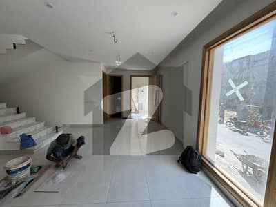 100 Yards Luxurious Bungalow Available For Rent