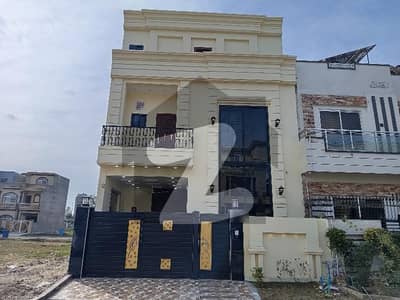 سٹی ہاؤسنگ سوسائٹی گوجرانوالہ میں 4 کمروں کا 5 مرلہ مکان 1.9 کروڑ میں برائے فروخت۔