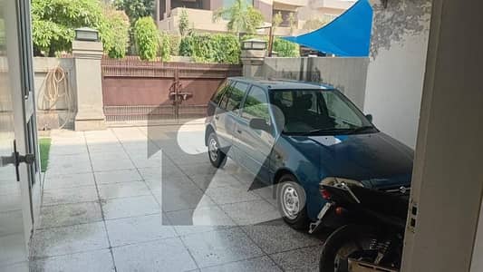 1 KANAL SINGLE STOREY HOUSE SOLID CONSTRUCTION IDEAL LOCATION