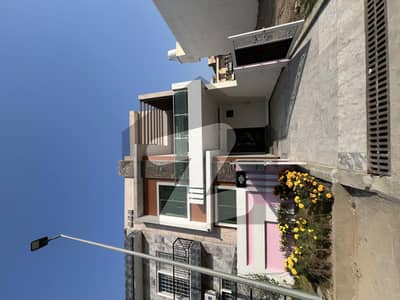 سٹی ہاؤسنگ سکیم جہلم میں 4 کمروں کا 5 مرلہ مکان 45.0 ہزار میں کرایہ پر دستیاب ہے۔