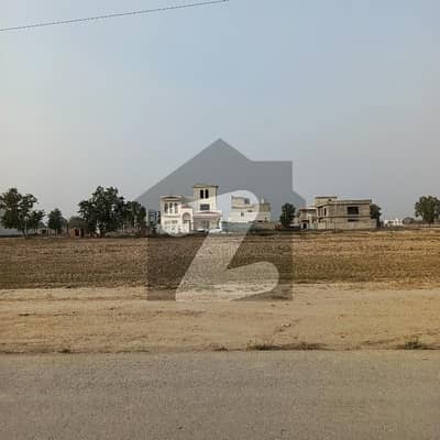 20 Marla Plot In S Block 60 Ft Road On Pine Evenue Road Near Lack City Lhr 20 Marla Plot In S Block 60 Ft Road On Pine Evenue Road Near Lack City Lhr