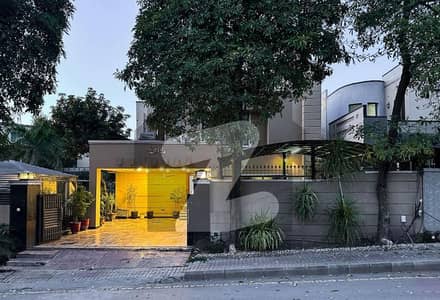 بحریہ ٹاؤن ۔ سفاری ولاز بحریہ ٹاؤن راولپنڈی,راولپنڈی میں 4 کمروں کا 1 کنال مکان 7.5 کروڑ میں برائے فروخت۔ بحریہ ٹاؤن ۔ سفاری ولاز بحریہ ٹاؤن راولپنڈی,راولپنڈی میں 4 کمروں کا 1 کنال مکان 7.5 کروڑ میں برائے فروخت۔