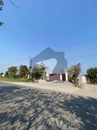 برکی روڈ کینٹ,لاہور میں 6 کمروں کا 12 کنال فارم ہاؤس 10.0 لاکھ میں کرایہ پر دستیاب ہے۔