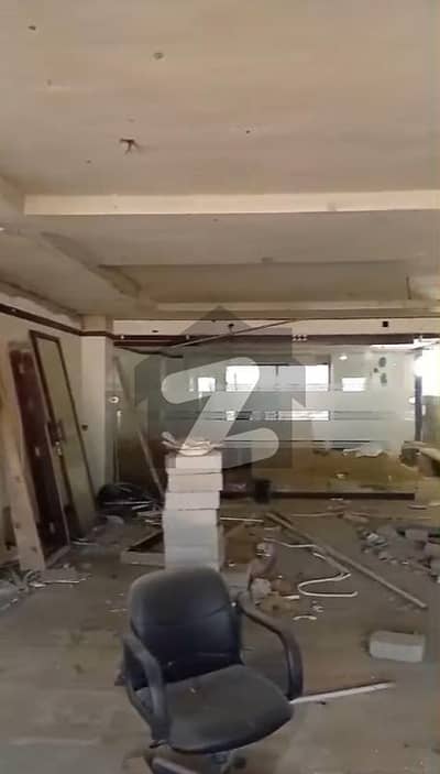 شاہراہِ فیصل کراچی میں 11 مرلہ دفتر 7.0 کروڑ میں برائے فروخت۔