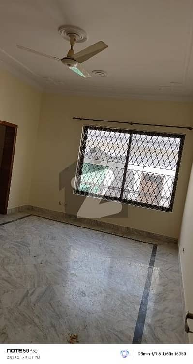 ایف ۔ 11 اسلام آباد میں 9 کمروں کا 1 کنال مکان 7.5 لاکھ میں کرایہ پر دستیاب ہے۔