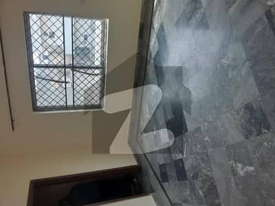 ایل ڈی اے ایوینیو لاہور میں 2 کمروں کا 10 مرلہ زیریں پورشن 55.0 ہزار میں کرایہ پر دستیاب ہے۔