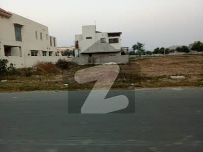 ڈی ایچ اے فیز 7 - بلاک ٹی فیز 7,ڈیفنس (ڈی ایچ اے),لاہور میں 2 کنال رہائشی پلاٹ 9.95 کروڑ میں برائے فروخت۔