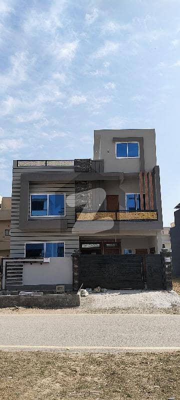 فیصل ٹاؤن - ایف ۔ 18 اسلام آباد میں 6 کمروں کا 7 مرلہ مکان 1.3 لاکھ میں کرایہ پر دستیاب ہے۔