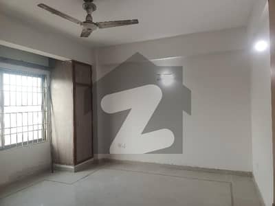 ورسک روڈ پشاور میں 4 کمروں کا 10 مرلہ فلیٹ 45.0 ہزار میں کرایہ پر دستیاب ہے۔