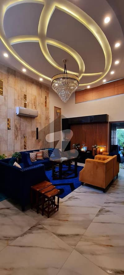 بحریہ ٹاؤن فیز 8 ۔ بلاک سی بحریہ ٹاؤن فیز 8,بحریہ ٹاؤن راولپنڈی,راولپنڈی میں 10 مرلہ مکان 5.5 کروڑ میں برائے فروخت۔