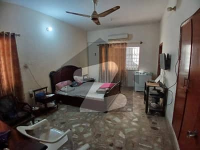 Longlife Bungalows, 240 Sq Yd Block 17 For Sale