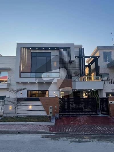 10 Marla Brand New And Luxury House For Sale 10 Marla Brand New And Luxury House For Sale