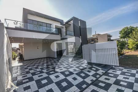 Most Beautiful 1 kanal Stylish Villa Came For Rent In Phase 4