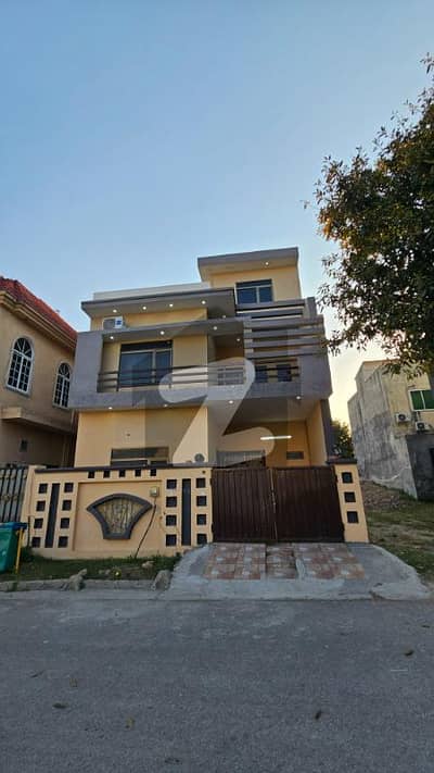 سٹی ہاؤسنگ سکیم جہلم میں 3 کمروں کا 5 مرلہ مکان 1.27 کروڑ میں برائے فروخت۔