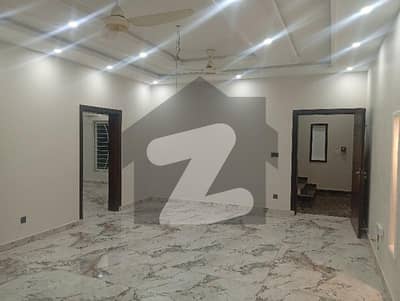 اے جی او ایچ ایس فیز 1 اے جی او ایچ ایس,اسلام آباد میں 4 کمروں کا 1 کنال بالائی پورشن 90.0 ہزار میں کرایہ پر دستیاب ہے۔