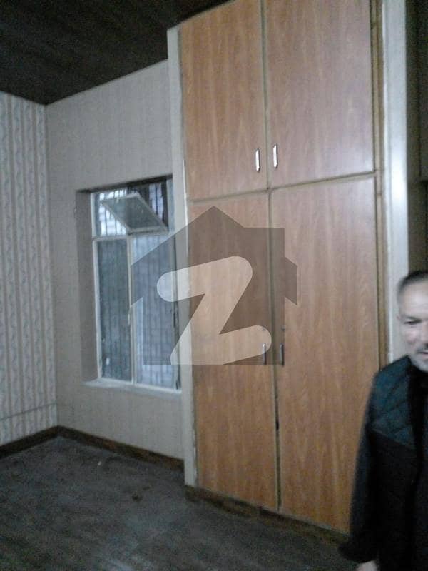 3 BEDROOMS ATTACH BATH AVAILABLE FOR RENT IN UMAR BLOCK ALLAMA IQBAL ...