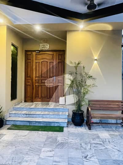 ڈی ایچ اے فیز 1 ڈیفنس (ڈی ایچ اے),لاہور میں 7 کمروں کا 1 کنال مکان 7.85 کروڑ میں برائے فروخت۔ ڈی ایچ اے فیز 1 ڈیفنس (ڈی ایچ اے),لاہور میں 7 کمروں کا 1 کنال مکان 7.85 کروڑ میں برائے فروخت۔