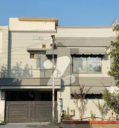 10 Marla House Available For Sale In Bahria Town Phase 4