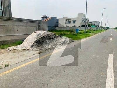 ڈی ایچ اے فیز 7 - بلاک پی فیز 7,ڈیفنس (ڈی ایچ اے),لاہور میں 1 کنال رہائشی پلاٹ 4.1 کروڑ میں برائے فروخت۔