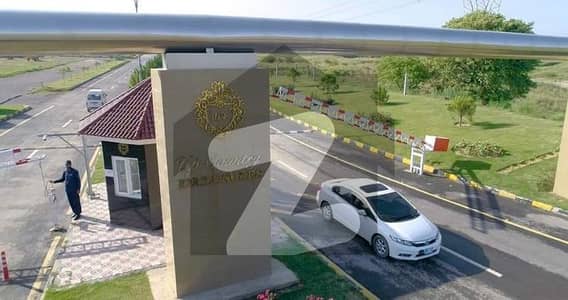 PLOT FOR SALE 7 MARLA