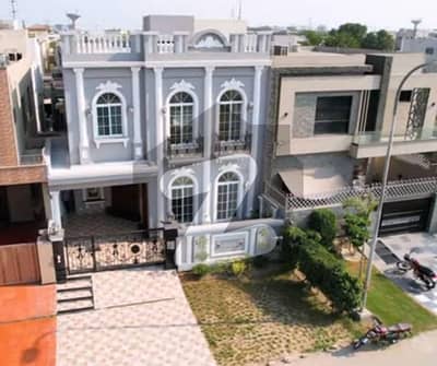 ڈی ایچ اے فیز 6 ڈیفنس (ڈی ایچ اے),لاہور میں 4 کمروں کا 7 مرلہ مکان 6.0 کروڑ میں برائے فروخت۔ ڈی ایچ اے فیز 6 ڈیفنس (ڈی ایچ اے),لاہور میں 4 کمروں کا 7 مرلہ مکان 6.0 کروڑ میں برائے فروخت۔