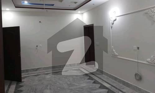 فیصل ٹاؤن لاہور میں 5 کمروں کا 1 کنال مکان 3.0 لاکھ میں کرایہ پر دستیاب ہے۔