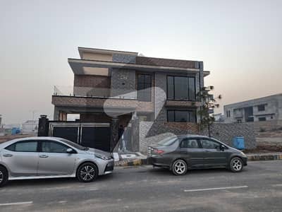 1 kanal house Available for sale