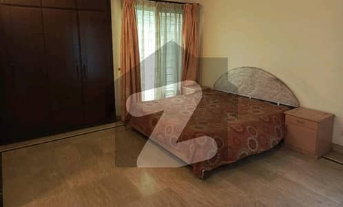 گارڈن ٹاؤن لاہور میں 5 کمروں کا 1 کنال مکان 6.5 کروڑ میں برائے فروخت۔