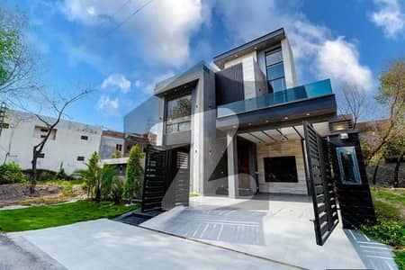 10MARLA BRAND NEW BEAUTIFUL HOUSE FOR SALE