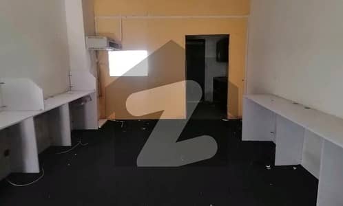 گارڈن ٹاؤن لاہور میں 1 کنال دفتر 4.0 لاکھ میں کرایہ پر دستیاب ہے۔