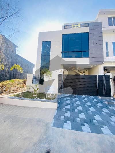 بی ۔ 17 اسلام آباد میں 4 کمروں کا 5 مرلہ مکان 2.6 کروڑ میں برائے فروخت۔