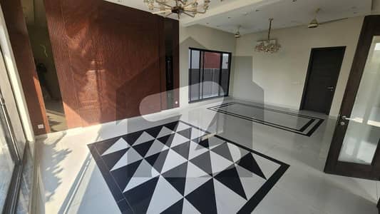 ڈی ایچ اے فیز 7 ڈیفنس (ڈی ایچ اے),لاہور میں 5 کمروں کا 1 کنال مکان 3.99 لاکھ میں کرایہ پر دستیاب ہے۔