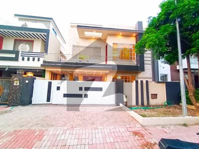 10 Marla Brand New Owner Built Double Unit House