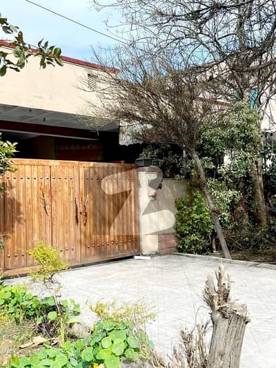 آئی ۔ 8 اسلام آباد میں 3 کمروں کا 12 مرلہ مکان 1.95 لاکھ میں کرایہ پر دستیاب ہے۔