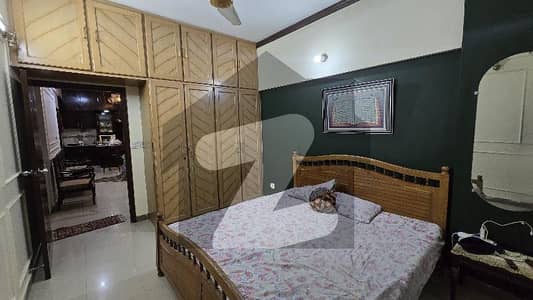 Prime Location Gulshan-e-Iqbal - Block 6 400 Square Yards House Up For sale