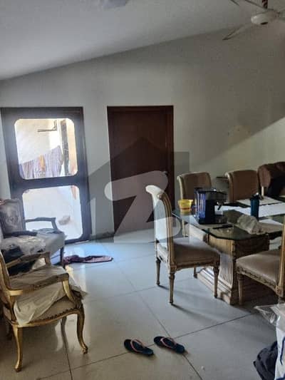 ڈی ایچ اے فیز 4 ڈی ایچ اے ڈیفینس,کراچی میں 3 کمروں کا 1 کنال بالائی پورشن 1.75 لاکھ میں کرایہ پر دستیاب ہے۔